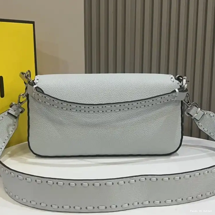 Cheap HOT Leather Selleria Medium Cuoio Sky Baguette Fendi Blue In Bag Romano 0412
